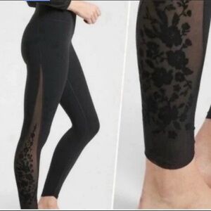 Athleta Velvet Rose 7/8 tight legging